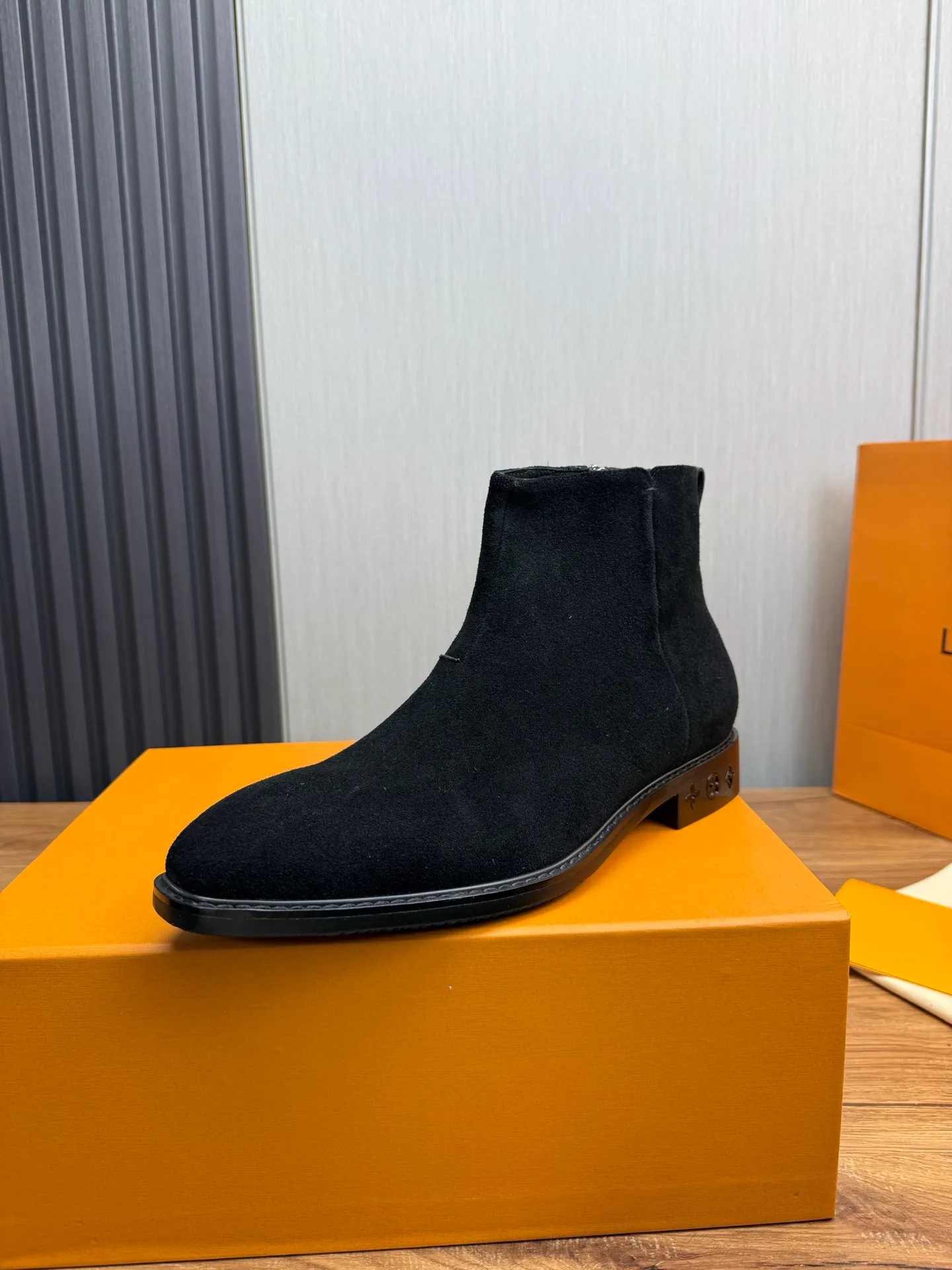Men's shoes 💰760💰 LV. - Men's business casual leather shoes, top quality products. 1:1 shipment ⬆️Luxurious and noble 👞All imported original brand leather materials, just to create a more comfortable wearing experience, upper: original frosted cowhide ➕Imported full cow lining, original outsole ✔️16-45 (38.45 non-refundable)